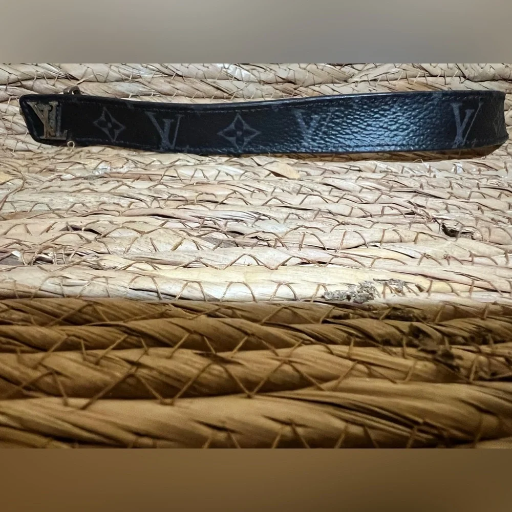 Louis Vuitton elegant black